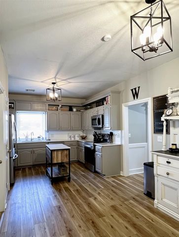 15 Goldenrod Way, Lawton, OK 73507