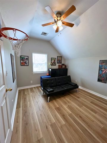 15 Goldenrod Way, Lawton, OK 73507