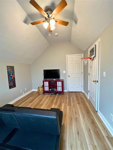 15 Goldenrod Way, Lawton, OK 73507