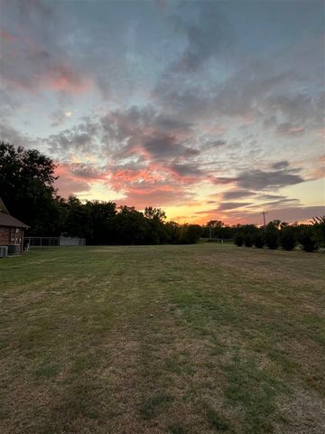 15 Goldenrod Way, Lawton, OK 73507