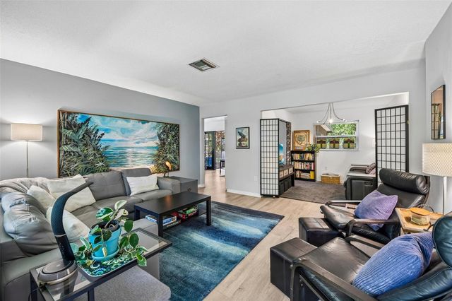 1073 CENTRAL STREET, Mount Dora, FL 32757