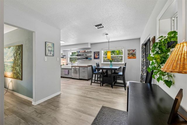1073 CENTRAL STREET, Mount Dora, FL 32757