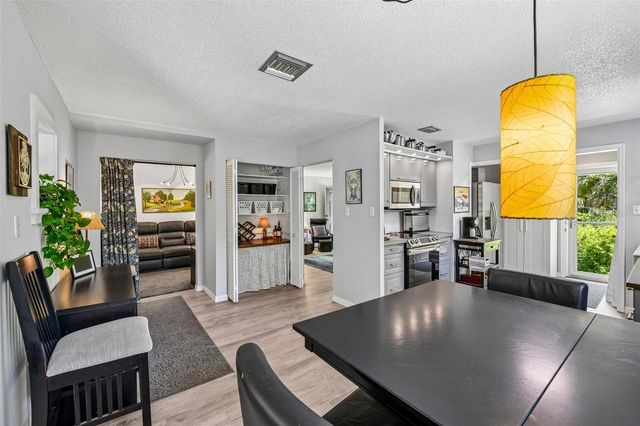 1073 CENTRAL STREET, Mount Dora, FL 32757