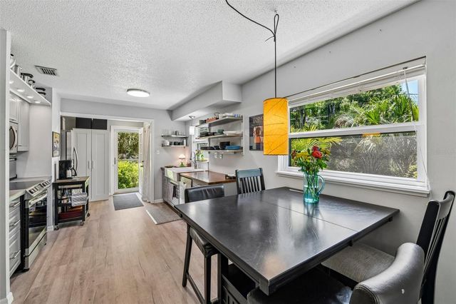 1073 CENTRAL STREET, Mount Dora, FL 32757