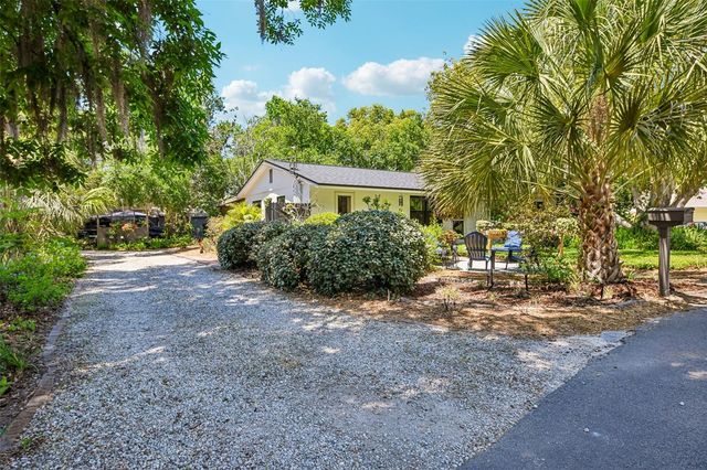 1073 CENTRAL STREET, Mount Dora, FL 32757
