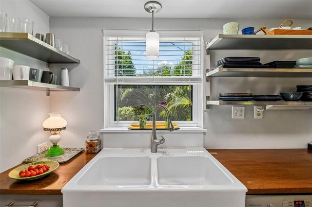 1073 CENTRAL STREET, Mount Dora, FL 32757