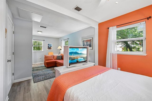 1073 CENTRAL STREET, Mount Dora, FL 32757