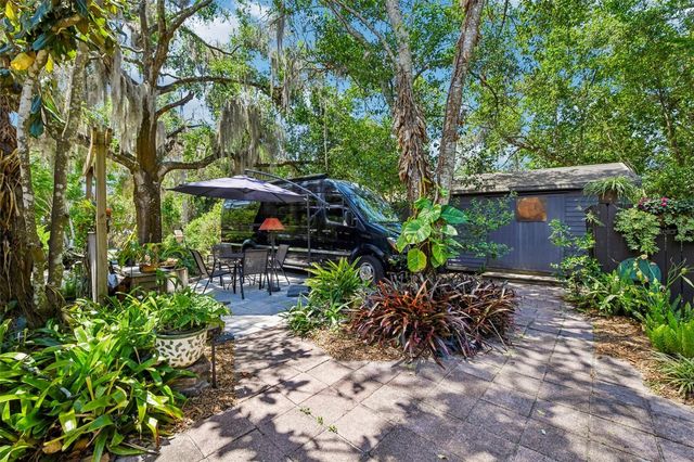 1073 CENTRAL STREET, Mount Dora, FL 32757
