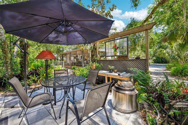 1073 CENTRAL STREET, Mount Dora, FL 32757