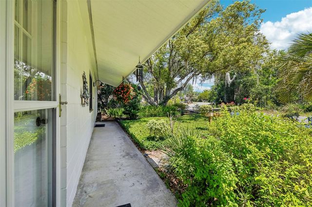 1073 CENTRAL STREET, Mount Dora, FL 32757