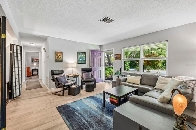1073 CENTRAL STREET, Mount Dora, FL 32757