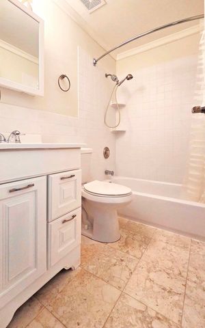 973 Crimson Court 304, Prospect Heights, IL 60070