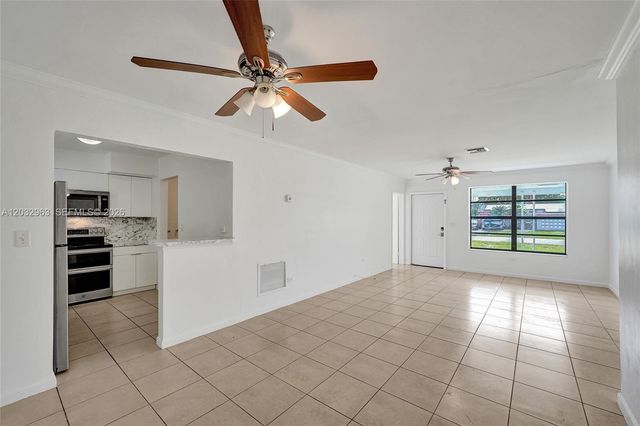 1140 N 74th Way, Hollywood, FL 33024
