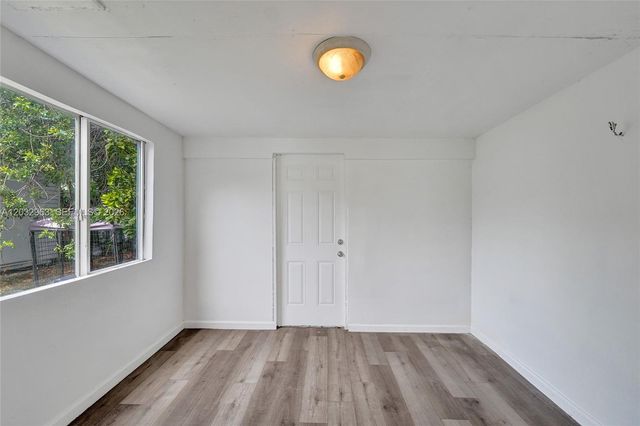 1140 N 74th Way, Hollywood, FL 33024
