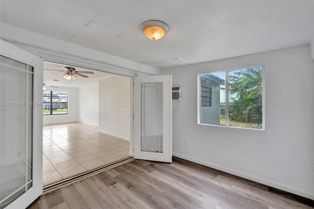 1140 N 74th Way, Hollywood, FL 33024