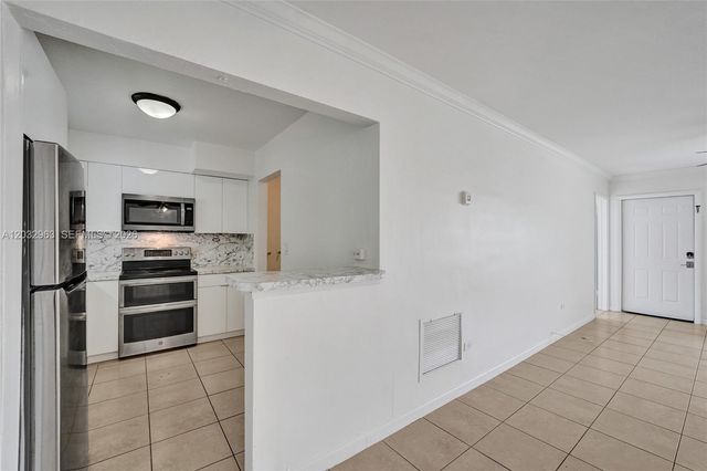 1140 N 74th Way, Hollywood, FL 33024