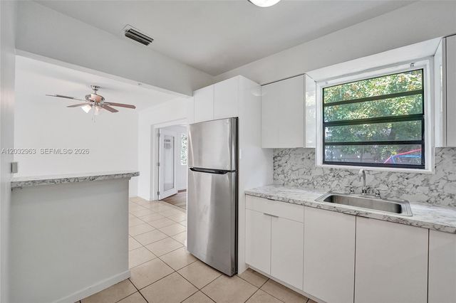 1140 N 74th Way, Hollywood, FL 33024
