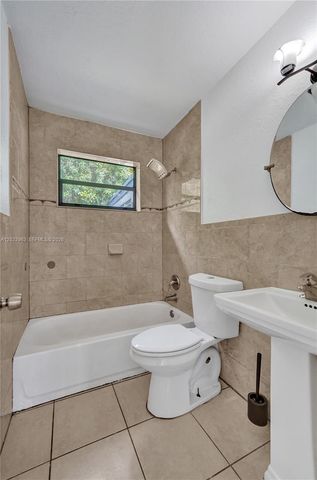 1140 N 74th Way, Hollywood, FL 33024