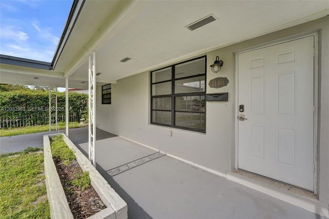 1140 N 74th Way, Hollywood, FL 33024