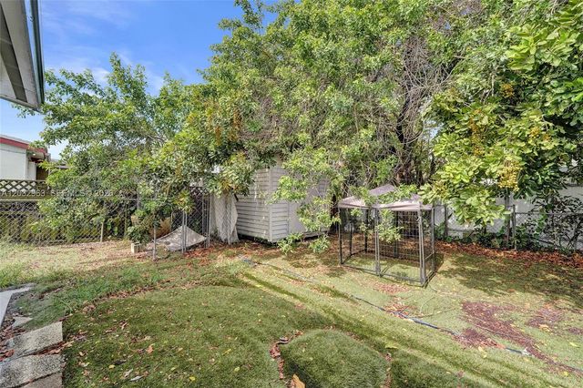 1140 N 74th Way, Hollywood, FL 33024