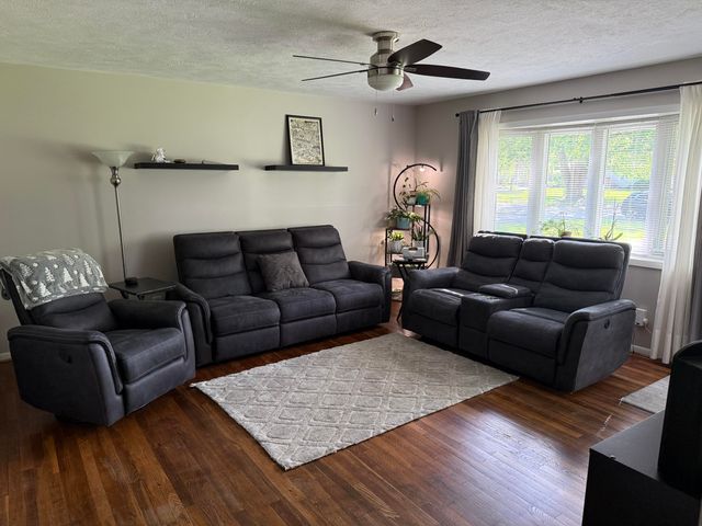 7727 Dakota Street, Merrillville, IN 46410