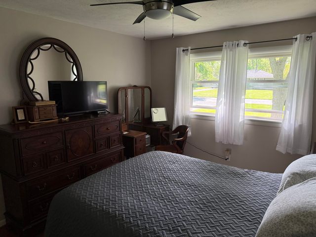 7727 Dakota Street, Merrillville, IN 46410