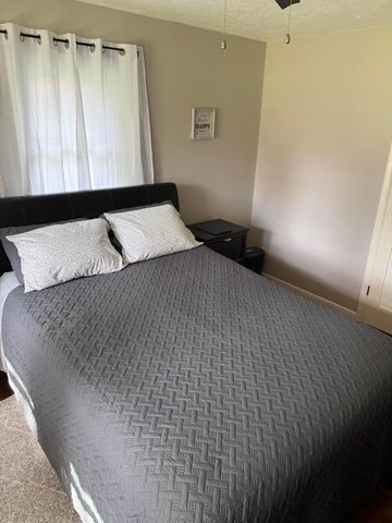 7727 Dakota Street, Merrillville, IN 46410
