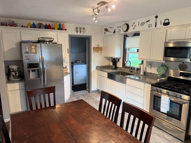 7727 Dakota Street, Merrillville, IN 46410