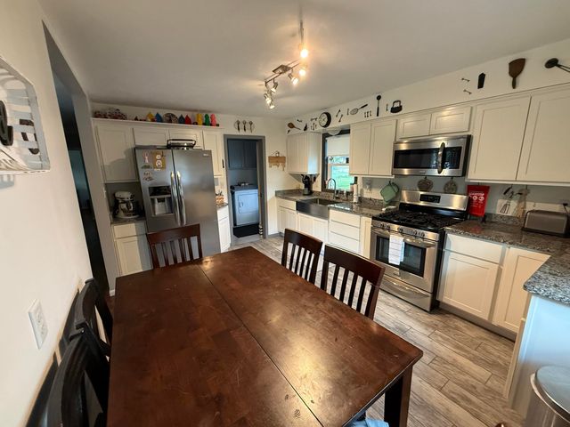7727 Dakota Street, Merrillville, IN 46410