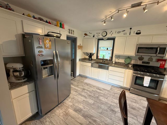 7727 Dakota Street, Merrillville, IN 46410