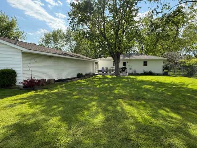7727 Dakota Street, Merrillville, IN 46410