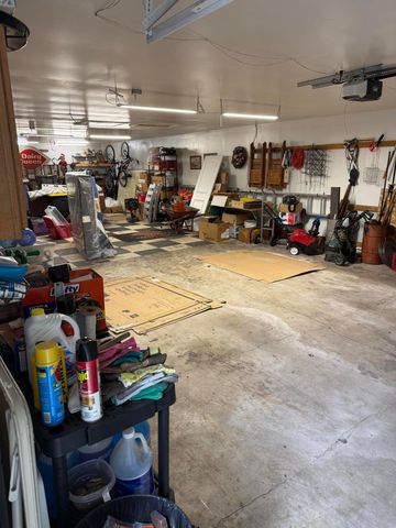 7727 Dakota Street, Merrillville, IN 46410