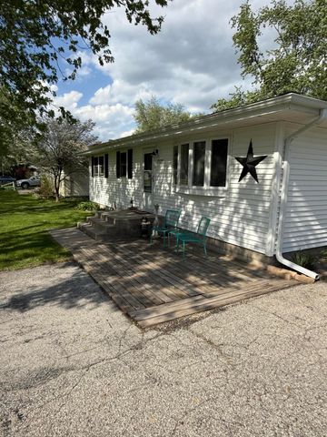 7727 Dakota Street, Merrillville, IN 46410