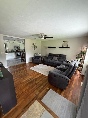 7727 Dakota Street, Merrillville, IN 46410
