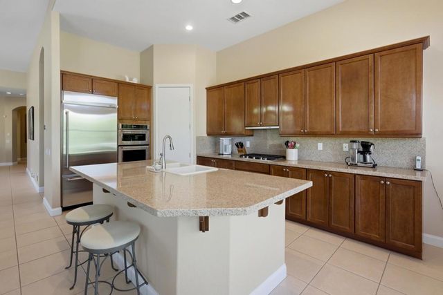 64 Via Las Flores, Rancho Mirage, CA 92270