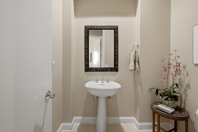 64 Via Las Flores, Rancho Mirage, CA 92270