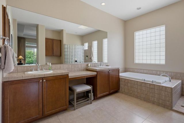 64 Via Las Flores, Rancho Mirage, CA 92270