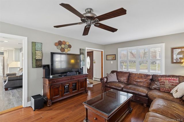 11 Pembrook Drive, Stony Brook, NY 11790