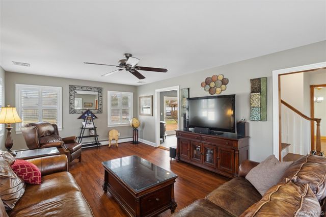 11 Pembrook Drive, Stony Brook, NY 11790