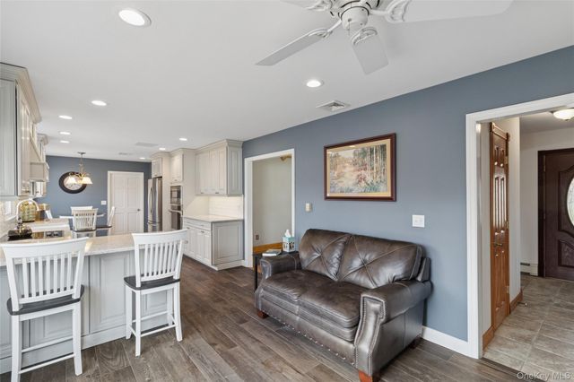 11 Pembrook Drive, Stony Brook, NY 11790