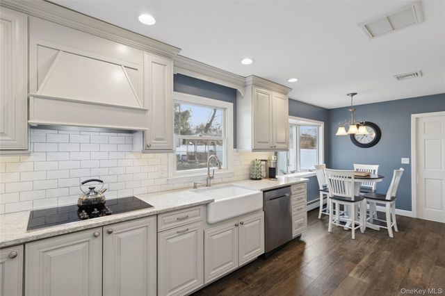 11 Pembrook Drive, Stony Brook, NY 11790