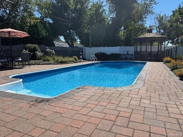 11 Pembrook Drive, Stony Brook, NY 11790