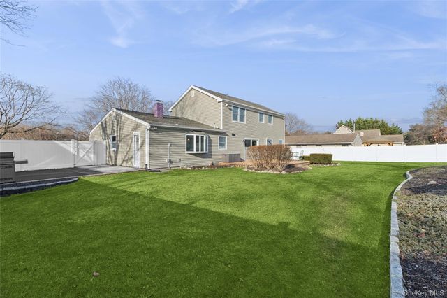 11 Pembrook Drive, Stony Brook, NY 11790