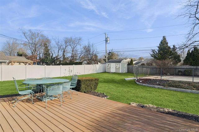 11 Pembrook Drive, Stony Brook, NY 11790