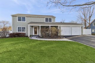 11 Pembrook Drive, Stony Brook, NY 11790