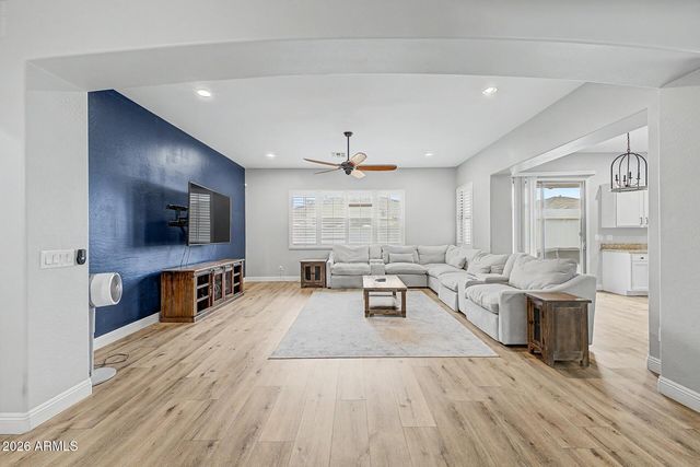 16773 W APACHE Street, Goodyear, AZ 85338