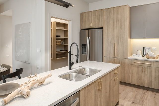 8040 W O'Connor Drive 204, River Grove, IL 60171