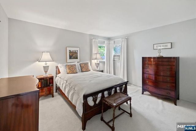 22 Calumet Avenue, Oakland, NJ 07436