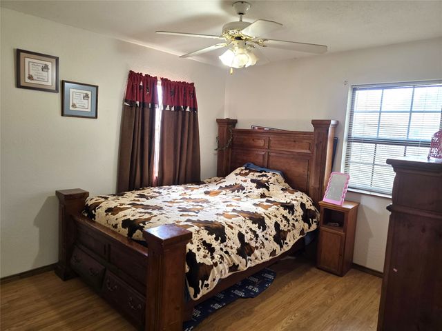 107 Quail Lake Drive W, Whitney, TX 76692