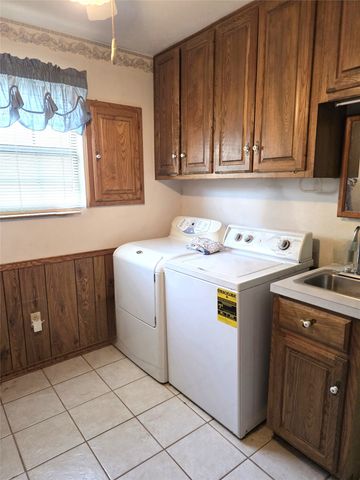 107 Quail Lake Drive W, Whitney, TX 76692